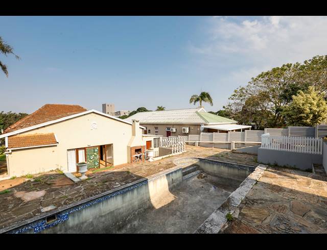 400M² BUILDING FOR SALE IN ESSENWOOD